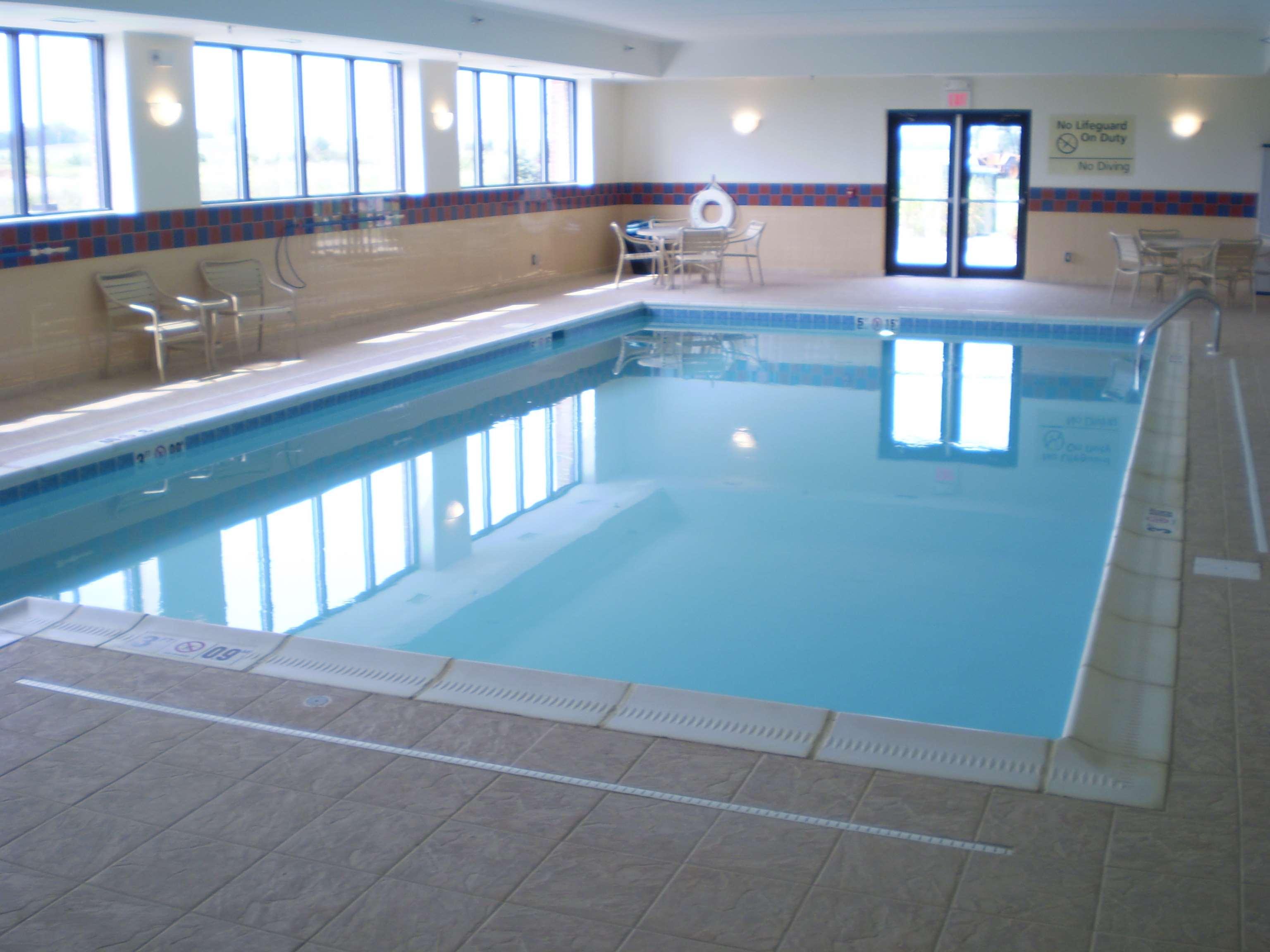 Hampton Inn & Suites Madisonville Buitenkant foto