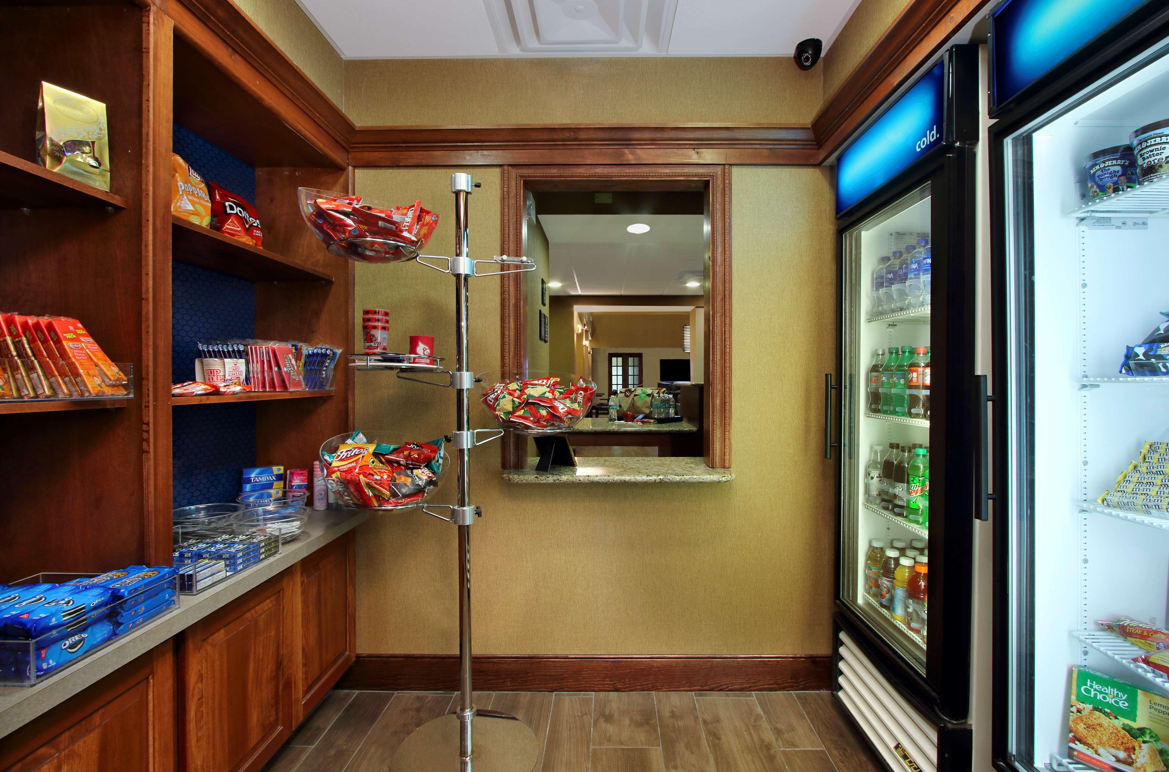 Hampton Inn & Suites Madisonville Buitenkant foto