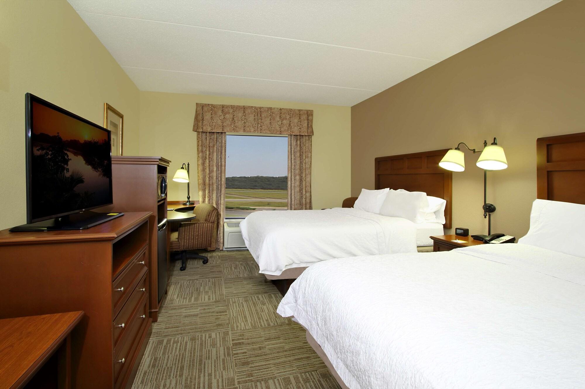 Hampton Inn & Suites Madisonville Buitenkant foto