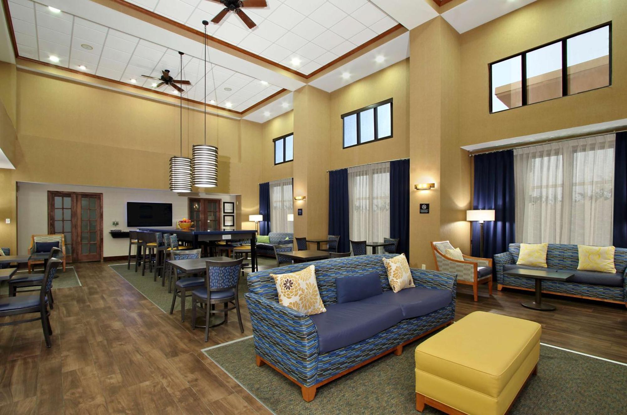Hampton Inn & Suites Madisonville Buitenkant foto