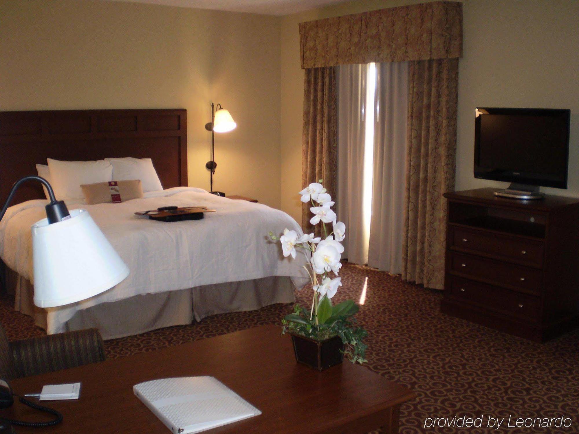 Hampton Inn & Suites Madisonville Buitenkant foto