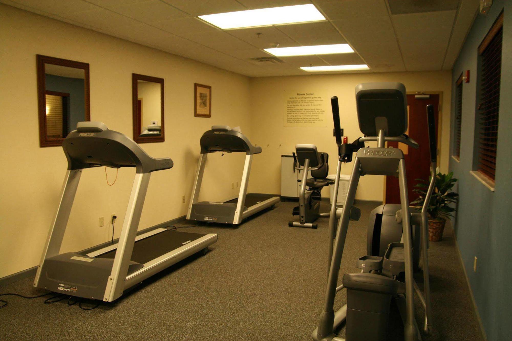 Hampton Inn & Suites Madisonville Buitenkant foto