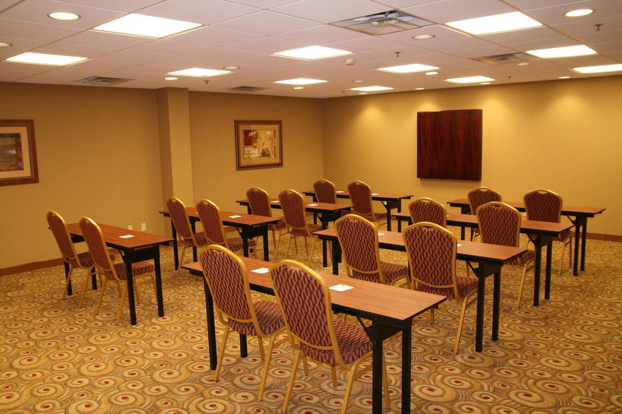 Hampton Inn & Suites Madisonville Buitenkant foto